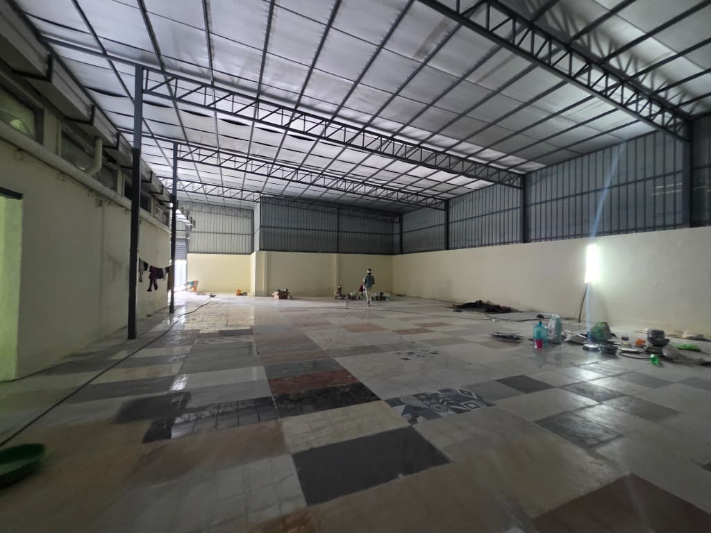 Large Warehouse Facility