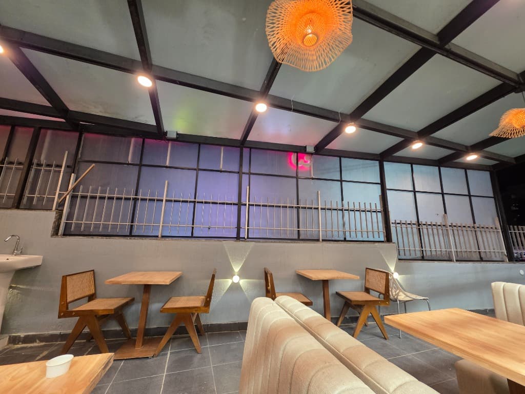 Cafe Outdoor Seating